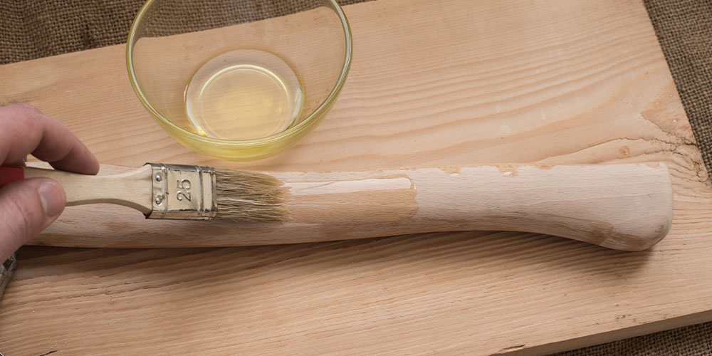 Dees Nursery-Long Island-How to Maintain Your Garden Tools-linseed oil tool handle